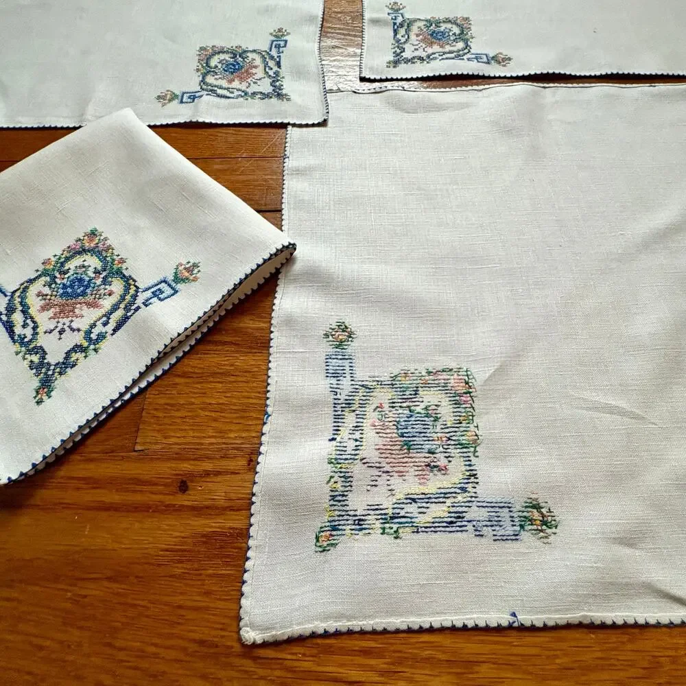 Vintage Embroidered Linen Napkins Set of 4 Floral Design 16 x 17